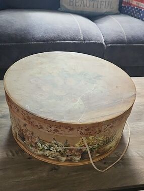 Vintage Floral Round Storage Hat Box - Cream